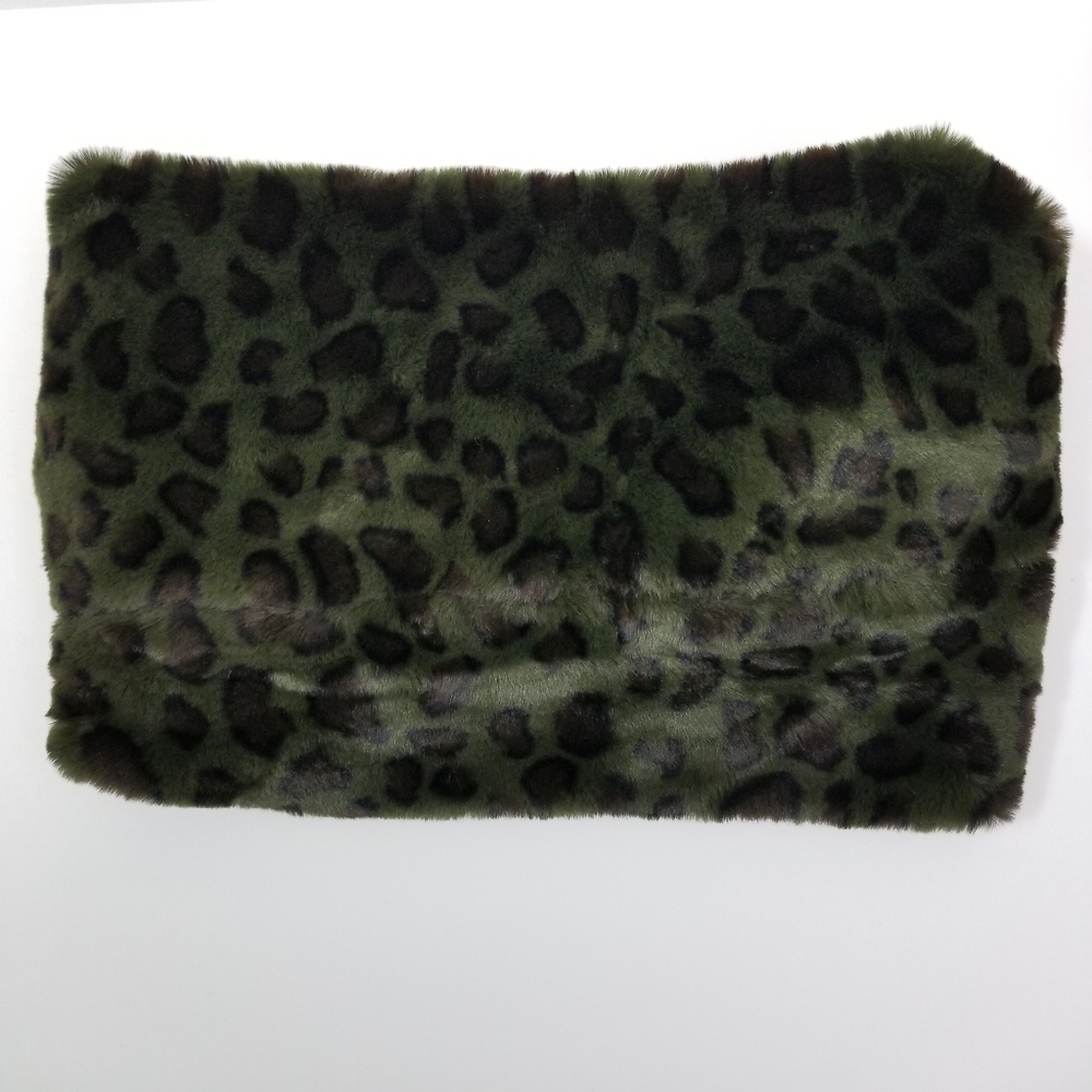 Faux Fur Leopard Print Infinity Collar - Picture 3 of 5